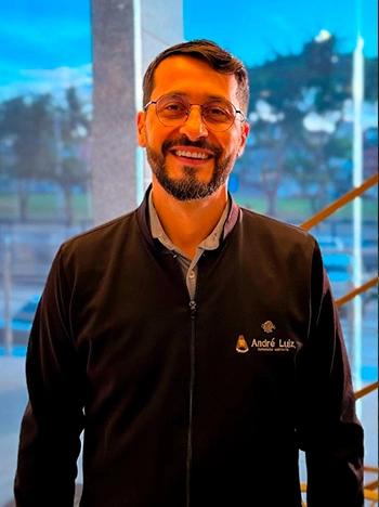 Dr. Andre Luiz da Silva, especialista em Prótese Dentária e Implantes em Itabuna.