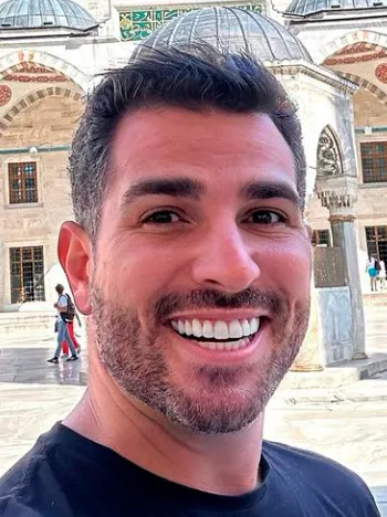 Dr. Felipe Bezerra, especialista em Implantes Dentários e Prótese Dentária em Itabuna
