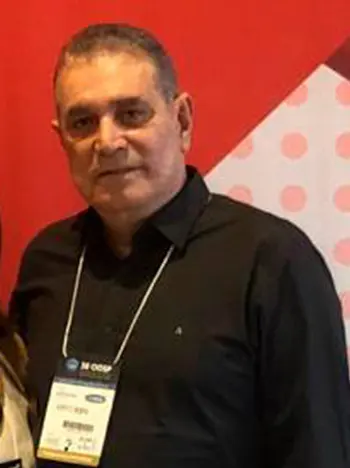Dr. Alberto Bezerra, especialista em Prótese Dentária em Itabuna.