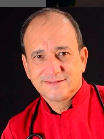 Dr. Dirson do Nascimento Nunes, Ortodontista e Odontopediatra, atendendo crianças e adultos em Itabuna.