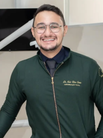 Dr João Vitor Costa. Dentista em Itabuna. Atendimento personalizado.
